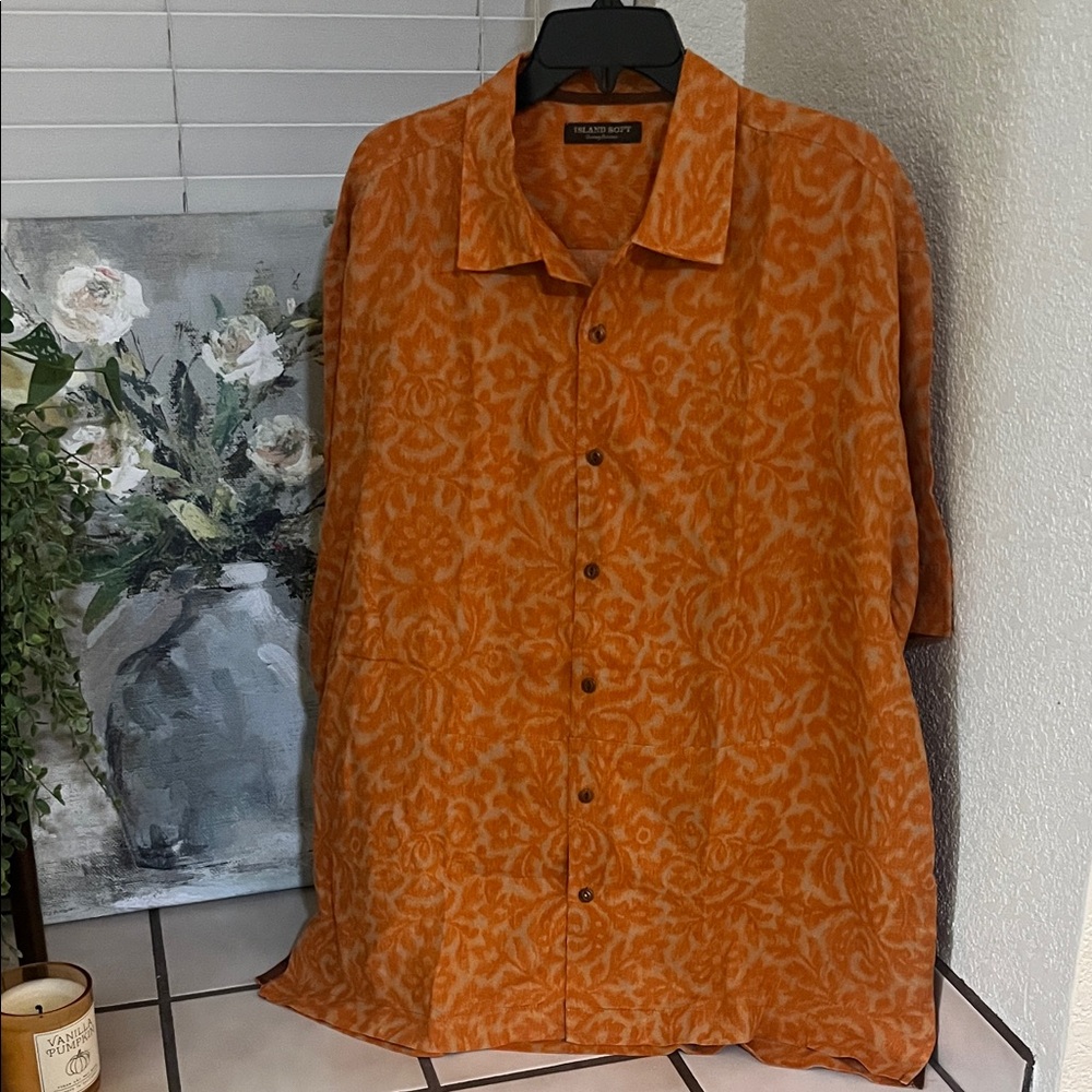 Tommy Bahama Men’s Island Soft 100% Linen Shirt.